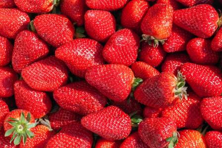 Strawberry Nutrition Facts and Health Benefits