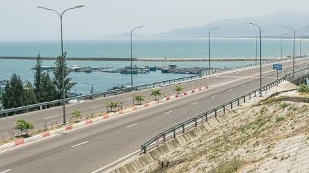 Seven Stunning Coastal Roads Around the World