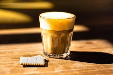 Heavy Cream in Coffee: 3 Benefits & Recipes